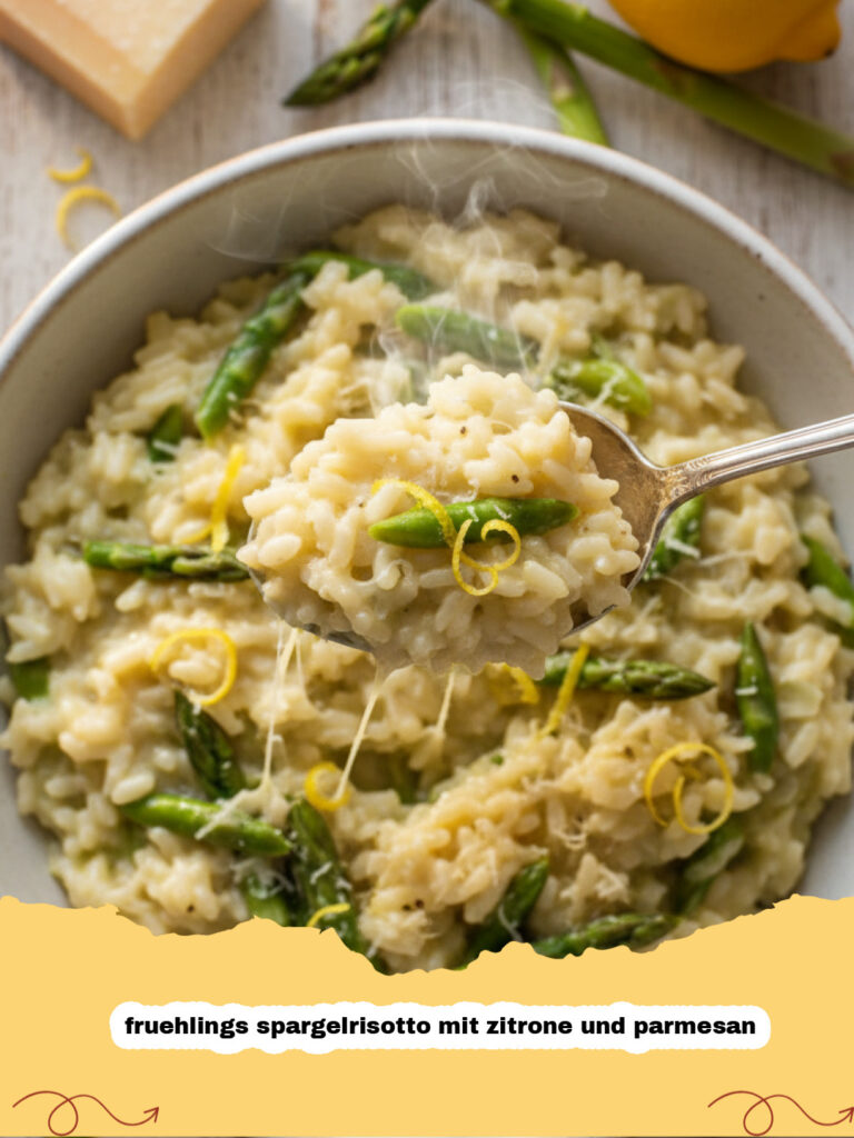 fruehlings spargelrisotto mit zitrone und parmesan - Cremiges Frühlings Spargelrisotto mit Zitrone und Parmesan in einer weißen Schale, garniert mit frischer Petersilie und Zitronenzesten