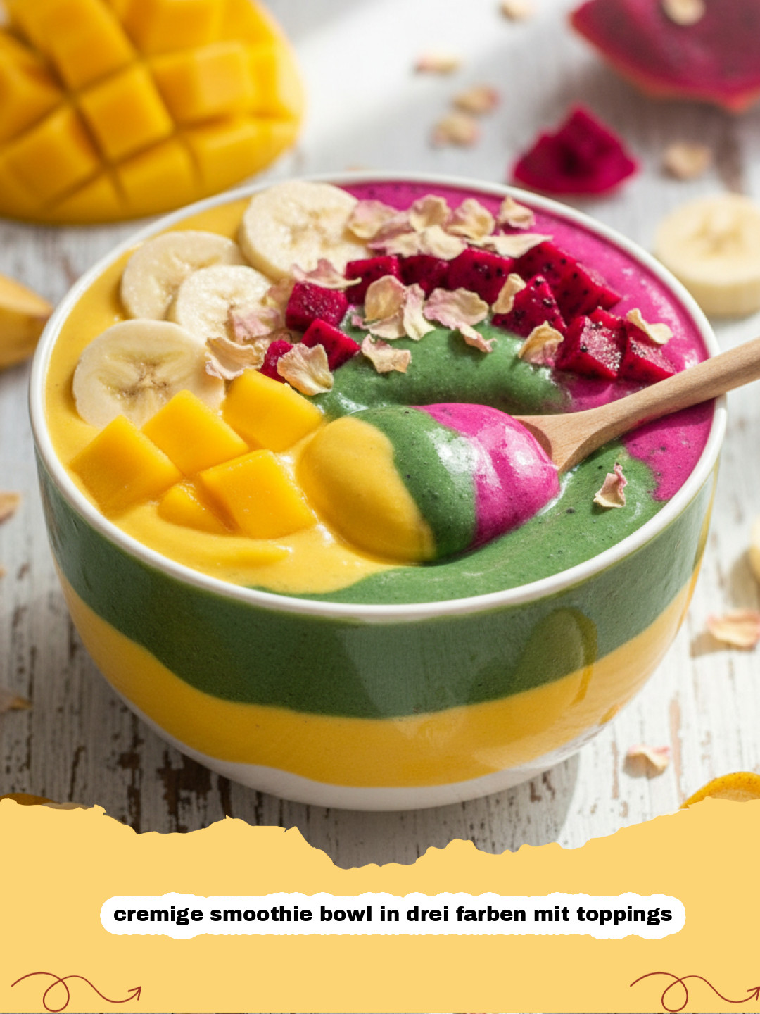Der Farbenfrohe Start in den Tag: Eine Cremige Smoothie Bowl in Drei Farben mit Toppings