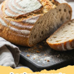 backen rezepte - Saftiger Marmorkuchen auf einer Servierplatte