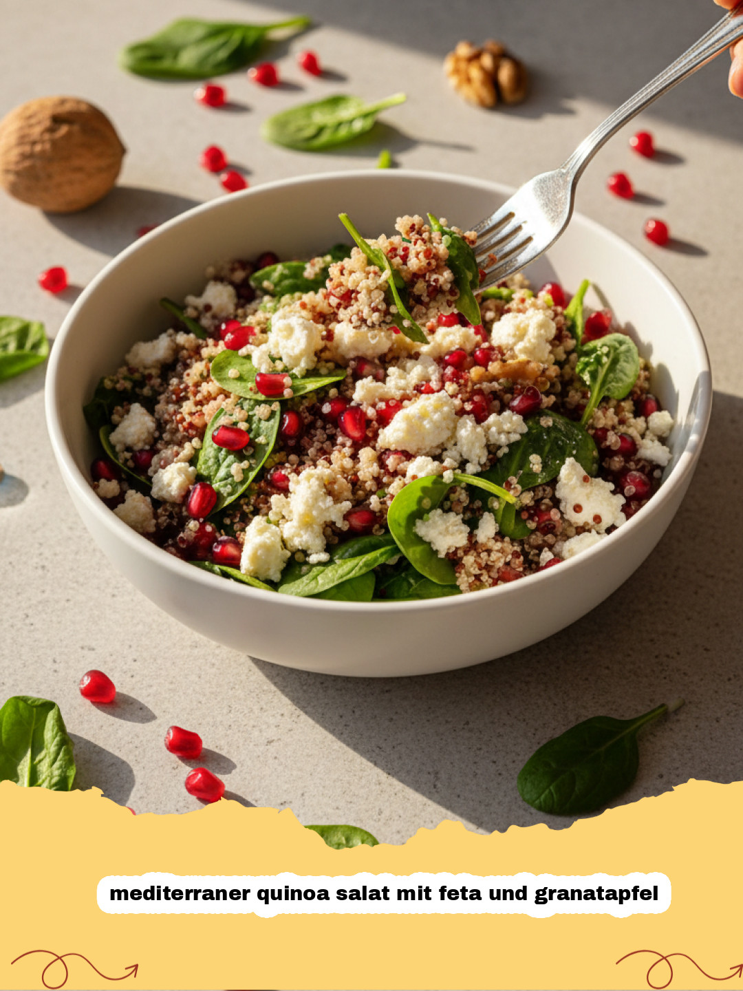 Mediterraner Quinoa Salat mit Feta und Granatapfel: Dein Geschmackserlebnis des Sommers!