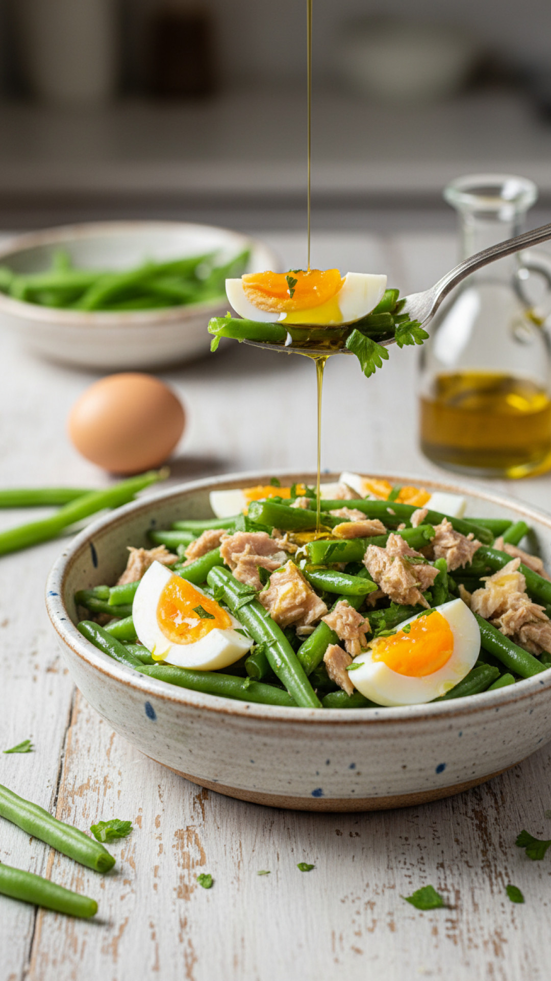 Südland-Bohnensalat mit Thunfisch und Ei Preparation